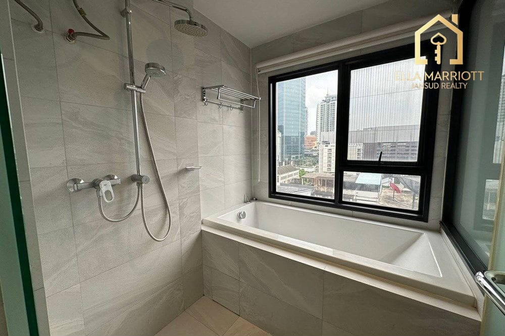 "Modern Condo Oasis in Watthana, Bangkok" 8