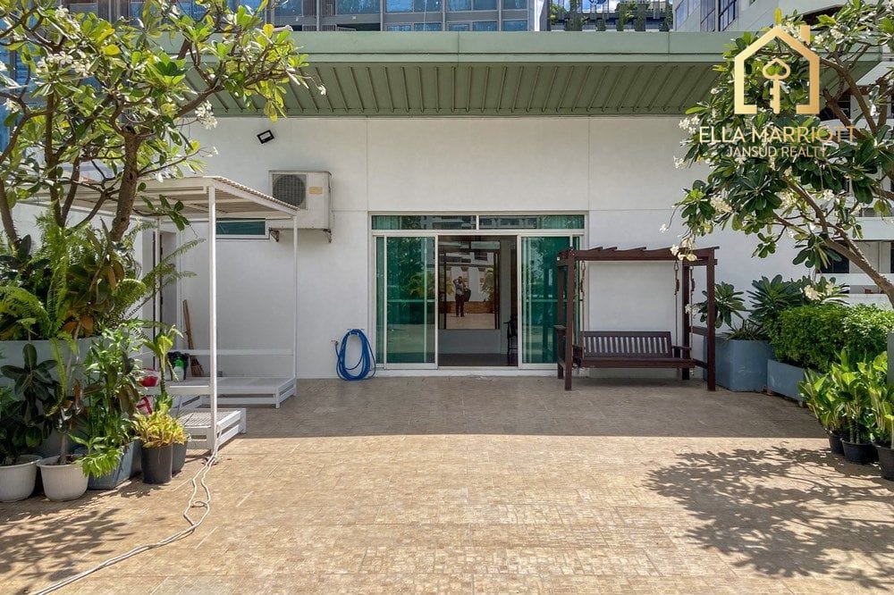Top Floor Penthouse for Rent in Sukhumvit 23 BTS Asoke - BTS Phrompong 16