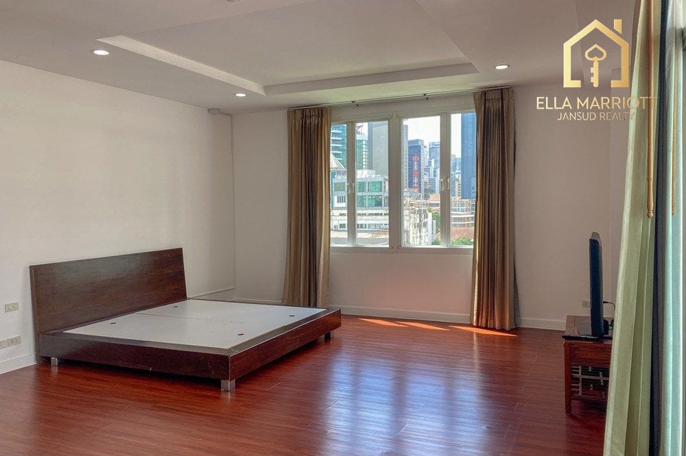 Top Floor Penthouse for Rent in Sukhumvit 23 BTS Asoke - BTS Phrompong 19