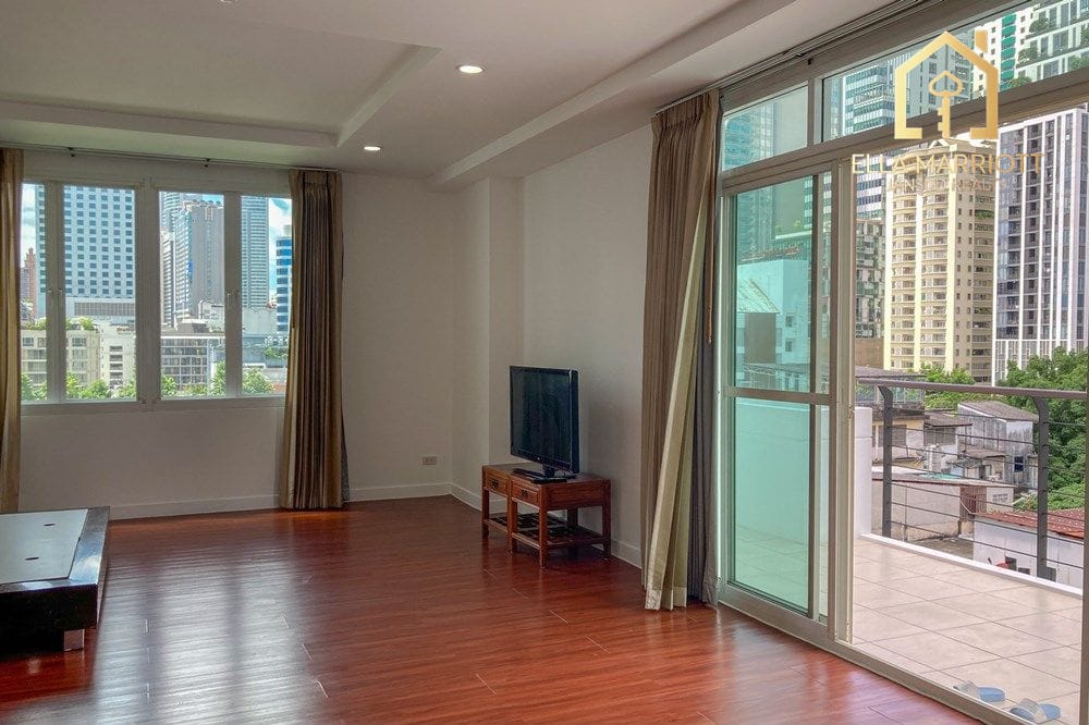 Top Floor Penthouse for Rent in Sukhumvit 23 BTS Asoke - BTS Phrompong 22