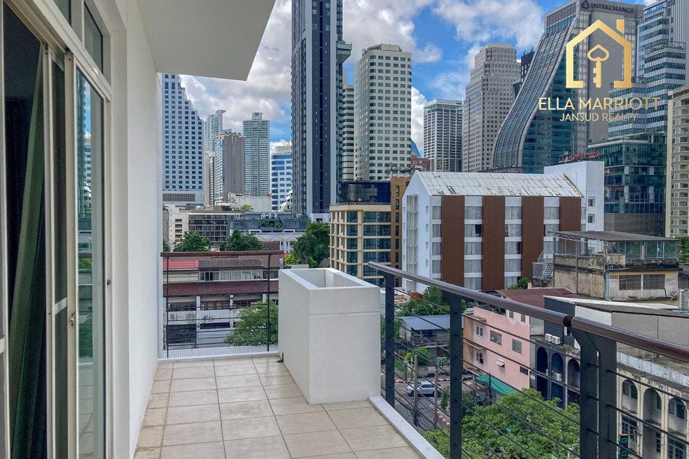 Top Floor Penthouse for Rent in Sukhumvit 23 BTS Asoke - BTS Phrompong 23
