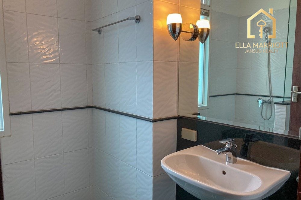 Top Floor Penthouse for Rent in Sukhumvit 23 BTS Asoke - BTS Phrompong 31
