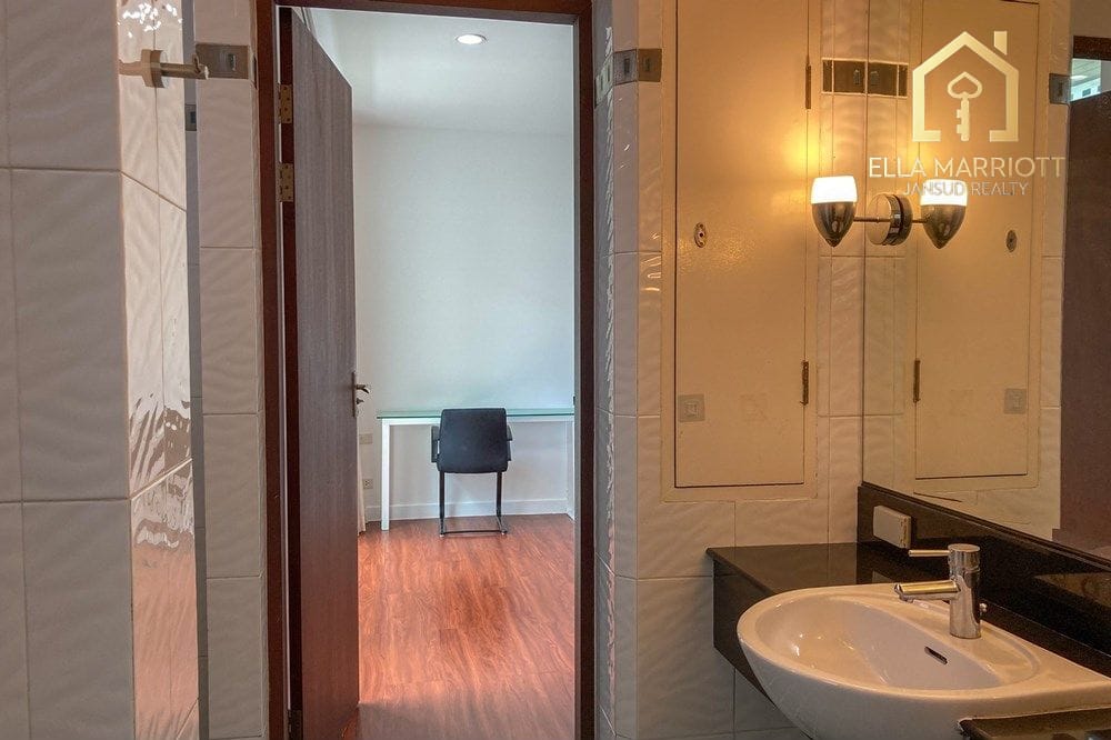 Top Floor Penthouse for Rent in Sukhumvit 23 BTS Asoke - BTS Phrompong 35