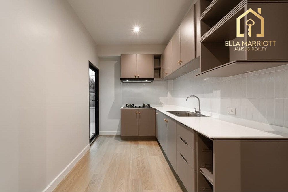 5-Bedroom Townhouse in Phra Khanong 11