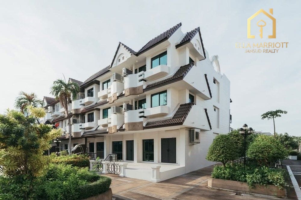5-Bedroom Townhouse in Phra Khanong 9