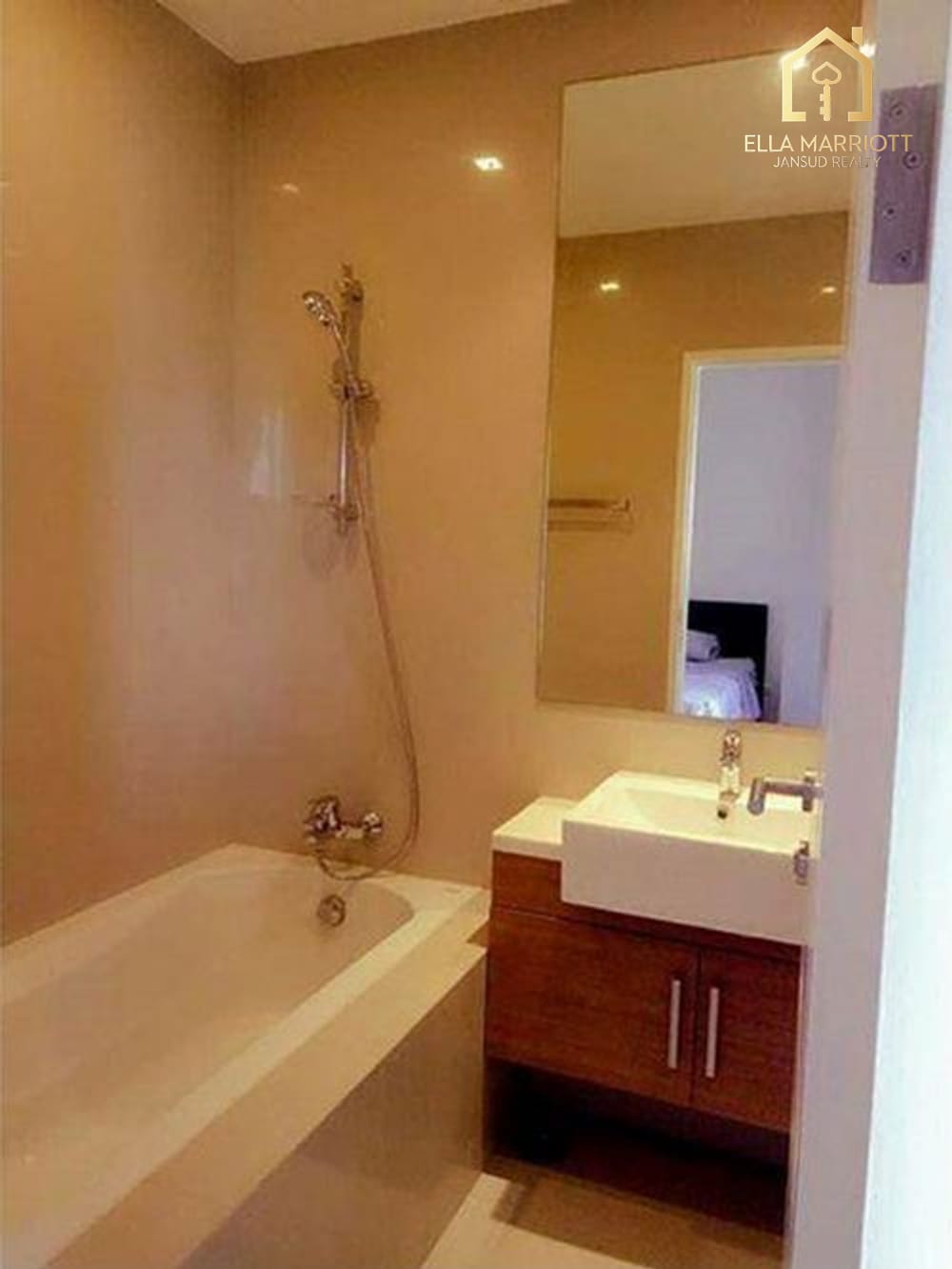 2-Schlafzimmer-Eigentumswohnung im Noble Refine — 5 Gehminuten zur BTS Phrom Phong 12