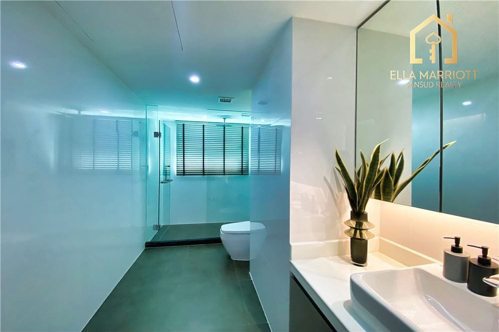 Executive 220sqm 3BR | Heart of Ekkamai | Pet-Friendly Low-Rise | 170K 15