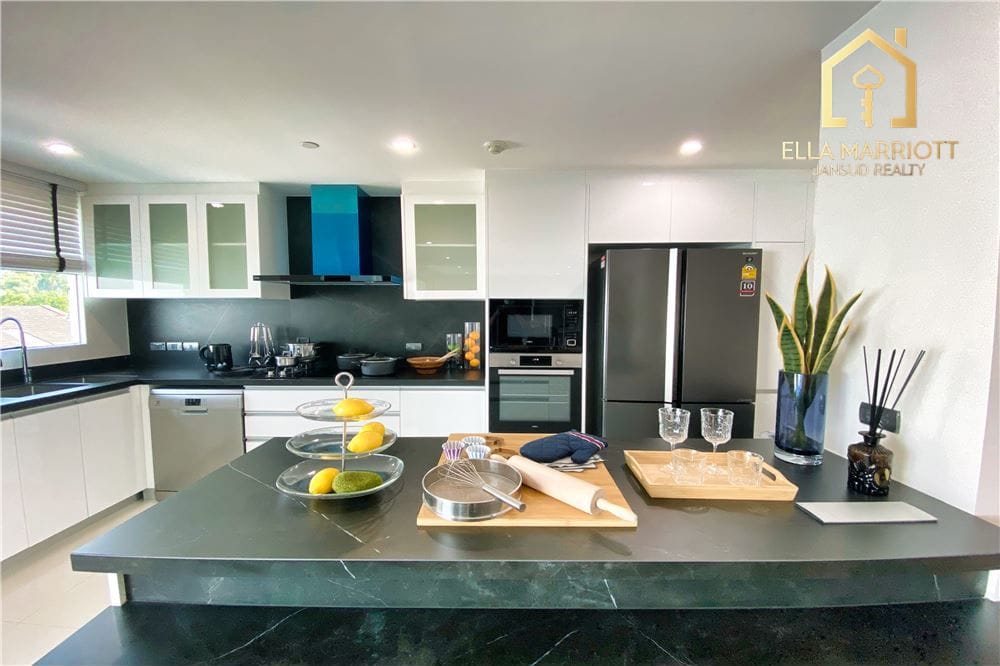 Executive 220sqm 3BR | Heart of Ekkamai | Pet-Friendly Low-Rise | 170K 6