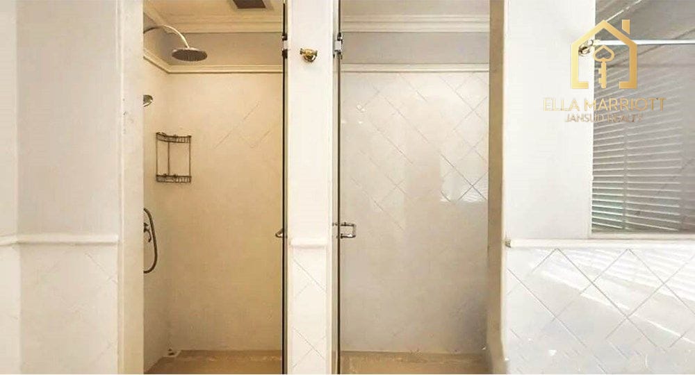 3-Bedroom Condo at Krisna Residence — 7 min walk to MRT Khlong Toei 10
