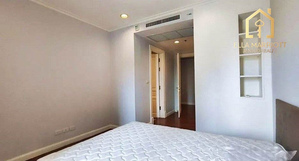 3-Bedroom Condo at Krisna Residence — 7 min walk to MRT Khlong Toei 12