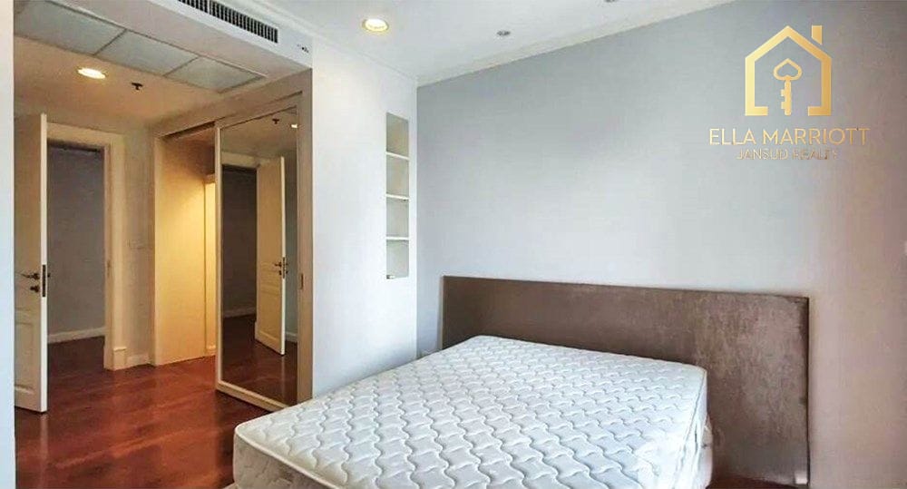3-Bedroom Condo at Krisna Residence — 7 min walk to MRT Khlong Toei 13