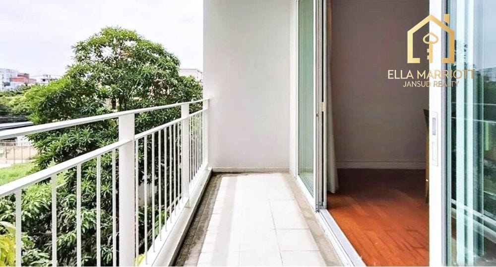 3-Bedroom Condo at Krisna Residence — 7 min walk to MRT Khlong Toei 4