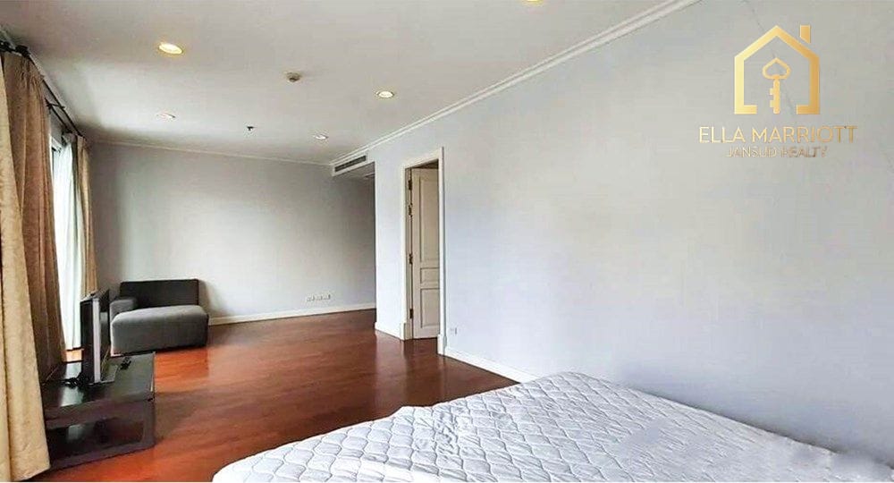 3-Bedroom Condo at Krisna Residence — 7 min walk to MRT Khlong Toei 7