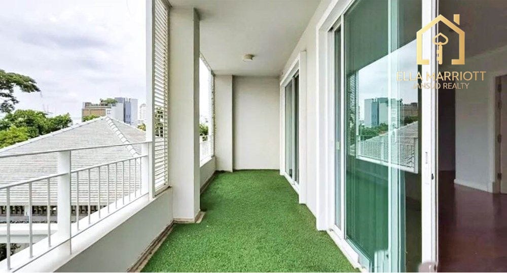 3-Bedroom Condo at Krisna Residence — 7 min walk to MRT Khlong Toei 8