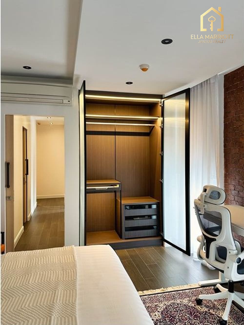Rent Luxury Penthouse | 235sqm 3+1BR | Private Home Theater | Ekkamai 11