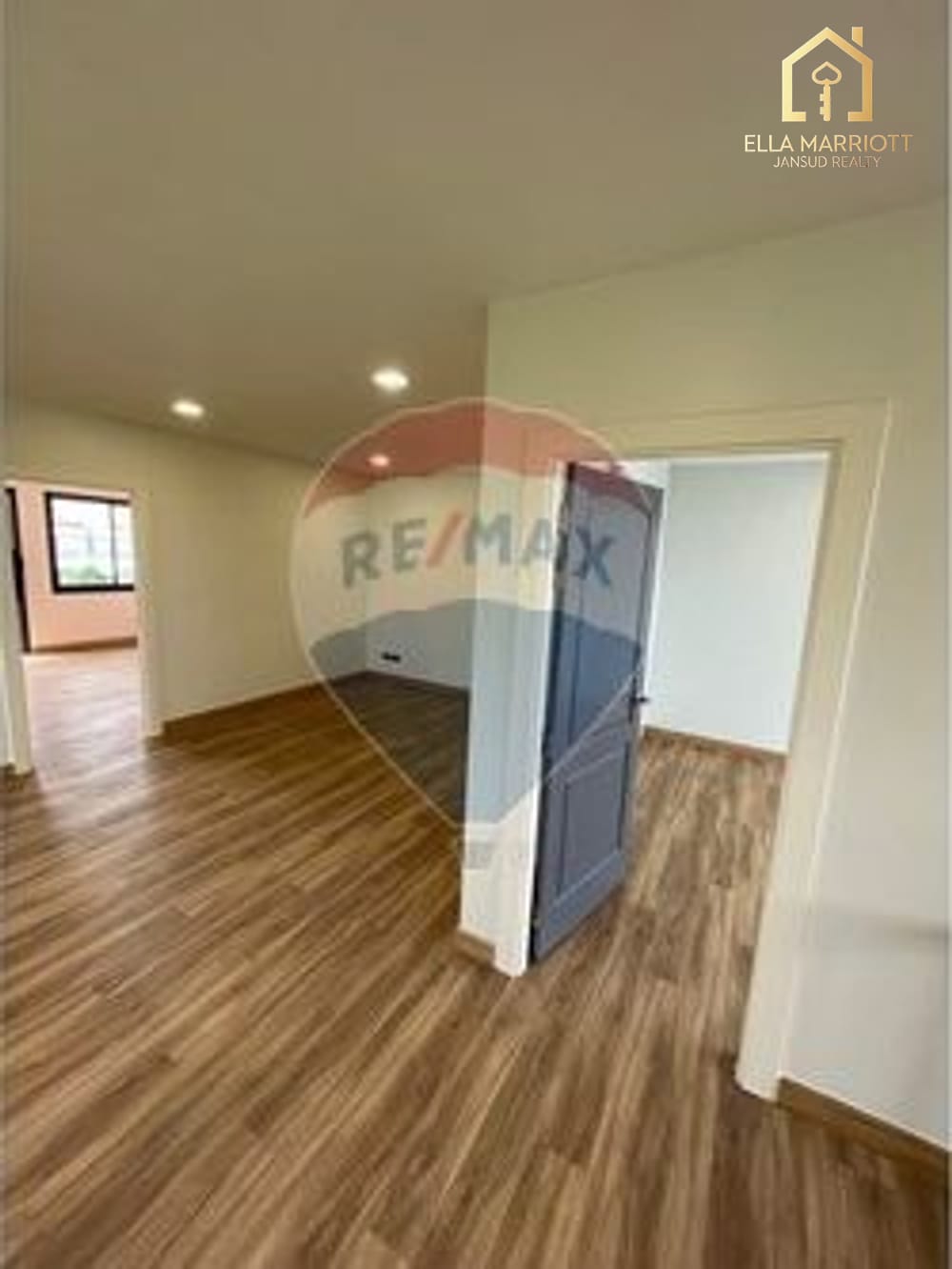 3-Bedroom Townhouse in Prime Locale, Bangkok 10