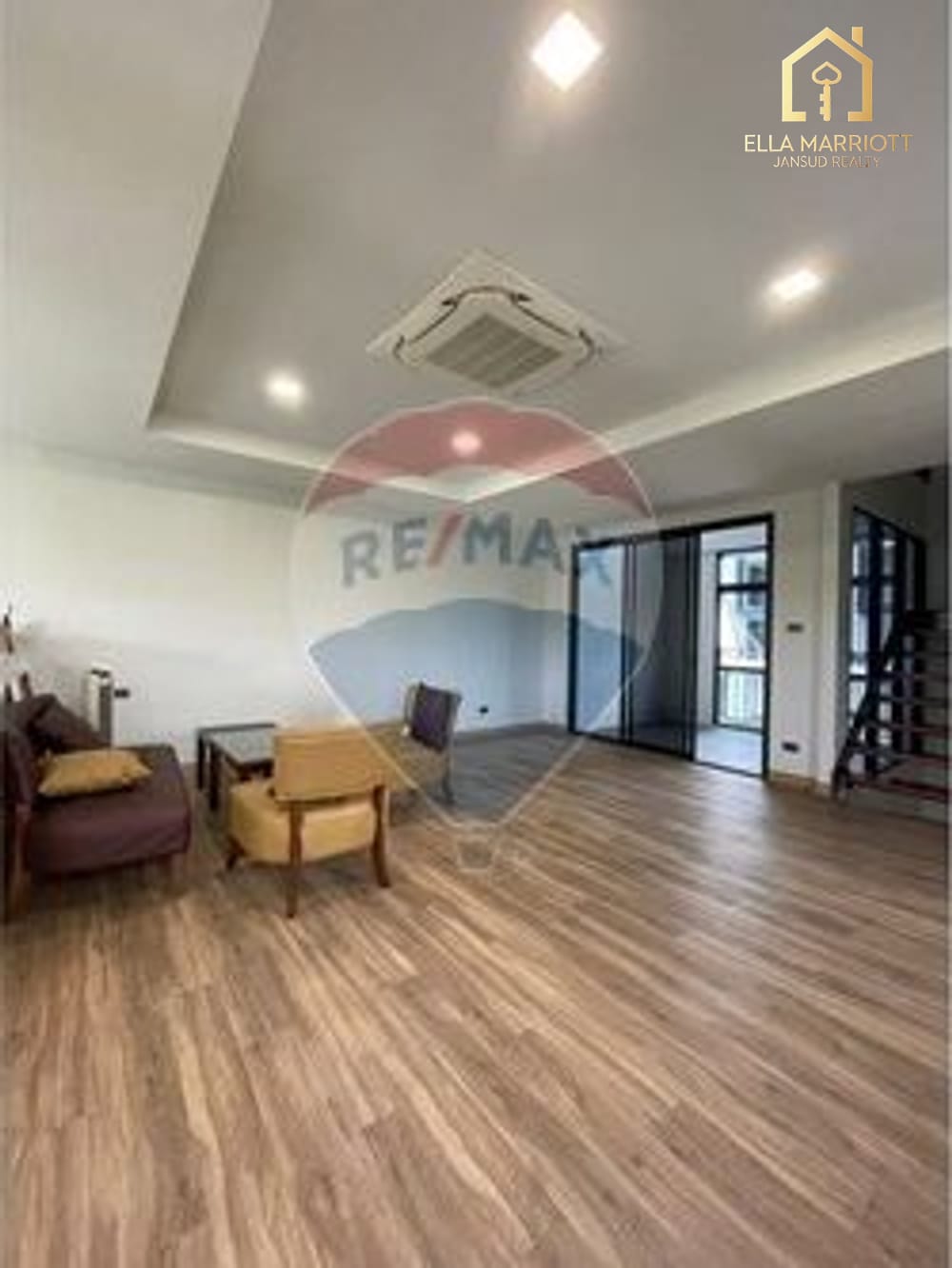 3-Bedroom Townhouse in Prime Locale, Bangkok 7