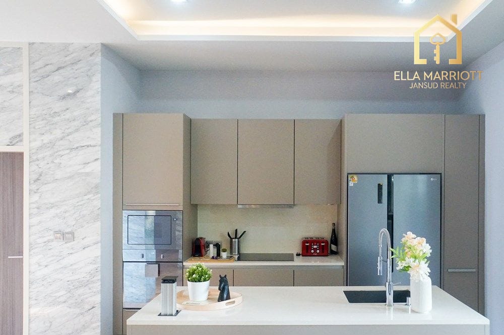 5-Story Luxury House in Ekkamai w/ Private Lift & Rooftop Garden 11