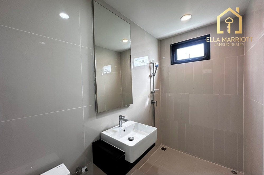 Geräumiges Reihenhaus mit Pool & Fitnessraum in Suan Luang 14