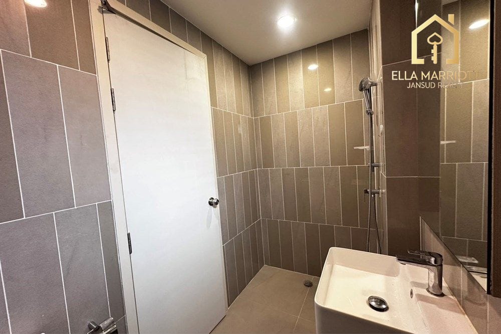 Geräumiges Reihenhaus mit Pool & Fitnessraum in Suan Luang 15