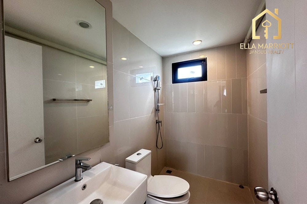 Geräumiges Reihenhaus mit Pool & Fitnessraum in Suan Luang 17
