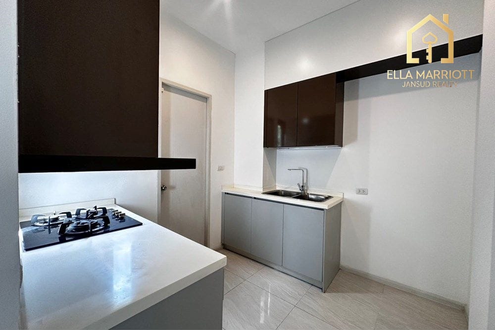 Geräumiges Reihenhaus mit Pool & Fitnessraum in Suan Luang 8