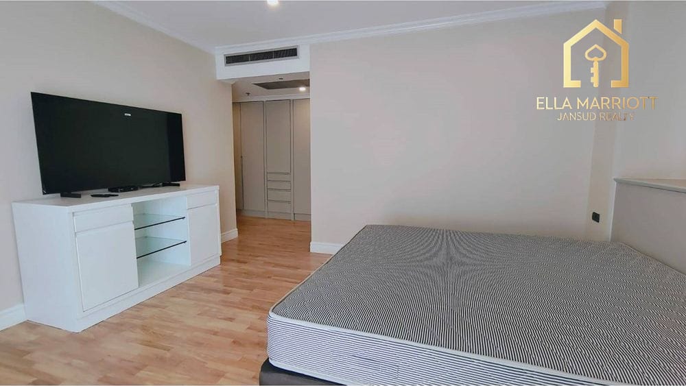 High-Rise Condo for Rent in Sukhumvit 20 12