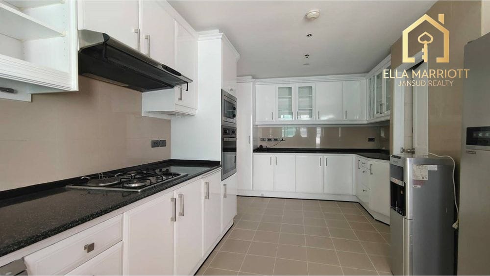 High-Rise Condo for Rent in Sukhumvit 20 6