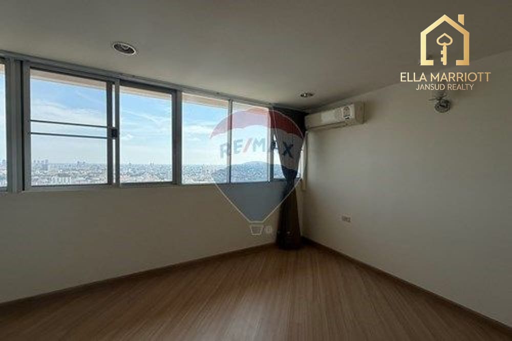 Stylish 3-Bed Condo in Watthana's Heart! 12