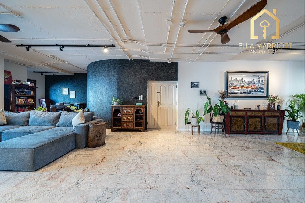 Good Deal! 3BR Newly Renovated Condo, Soi Sawadee (Sukhumvit 31) 1