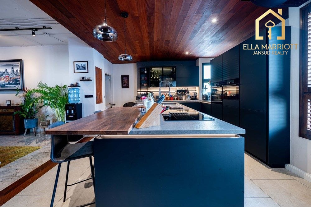 Good Deal! 3BR Newly Renovated Condo, Soi Sawadee (Sukhumvit 31) 11