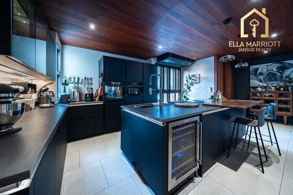 Good Deal! 3BR Newly Renovated Condo, Soi Sawadee (Sukhumvit 31) 12