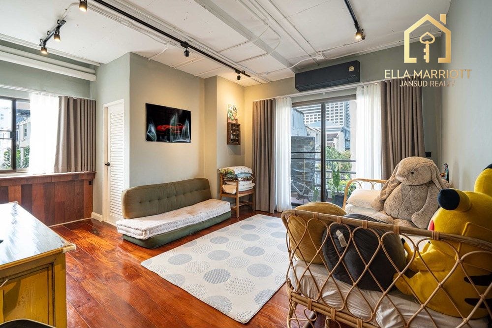 Good Deal! 3BR Newly Renovated Condo, Soi Sawadee (Sukhumvit 31) 28