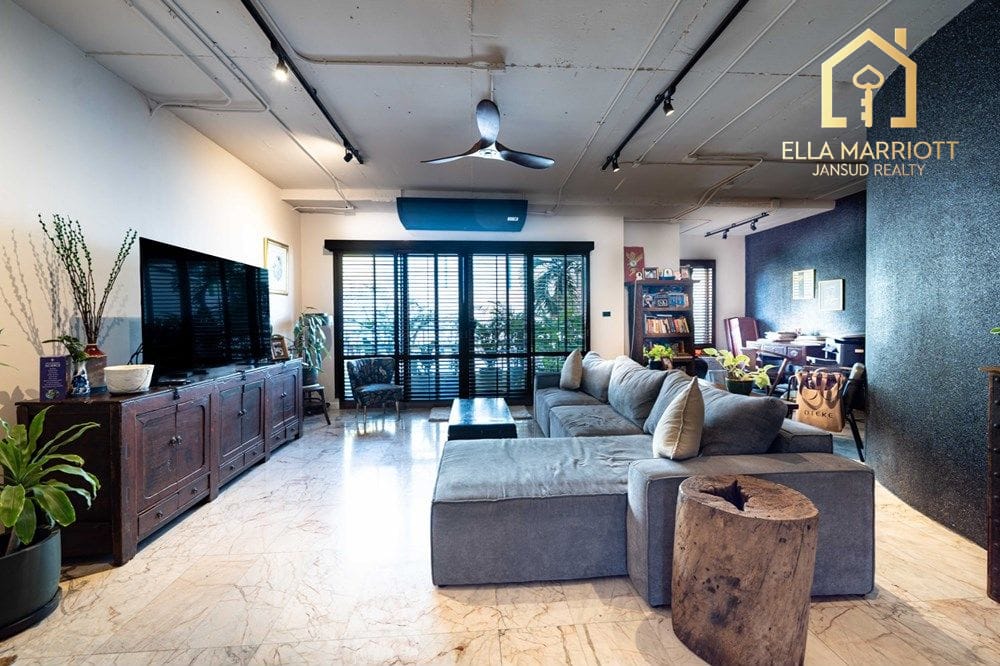 Good Deal! 3BR Newly Renovated Condo, Soi Sawadee (Sukhumvit 31) 3