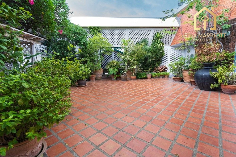 Good Deal! 3BR Newly Renovated Condo, Soi Sawadee (Sukhumvit 31) 36