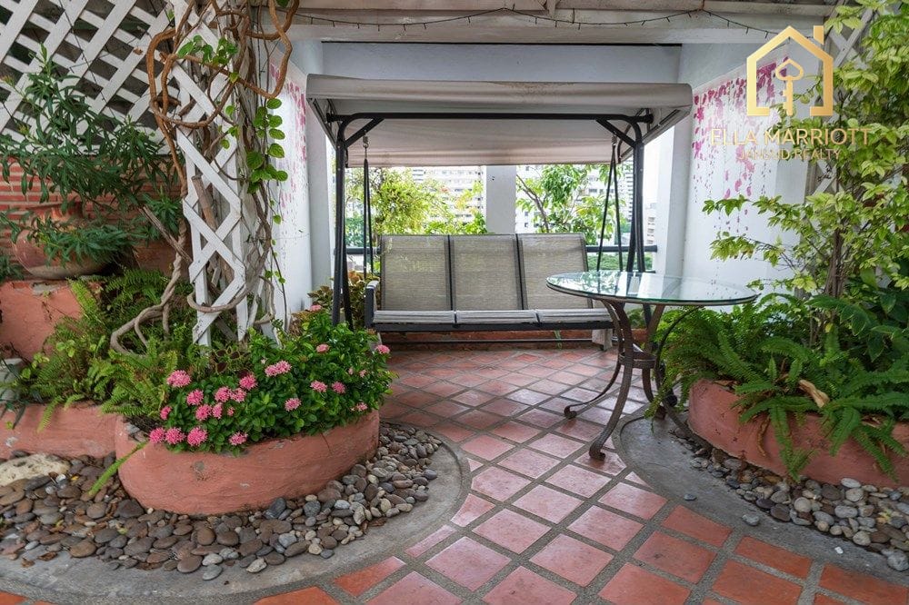 Good Deal! 3BR Newly Renovated Condo, Soi Sawadee (Sukhumvit 31) 38