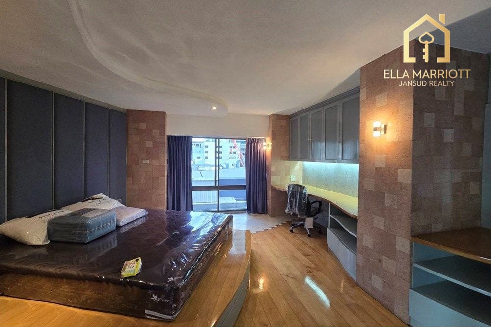 3-Bedroom Condo at Sithakarn Condominium 7