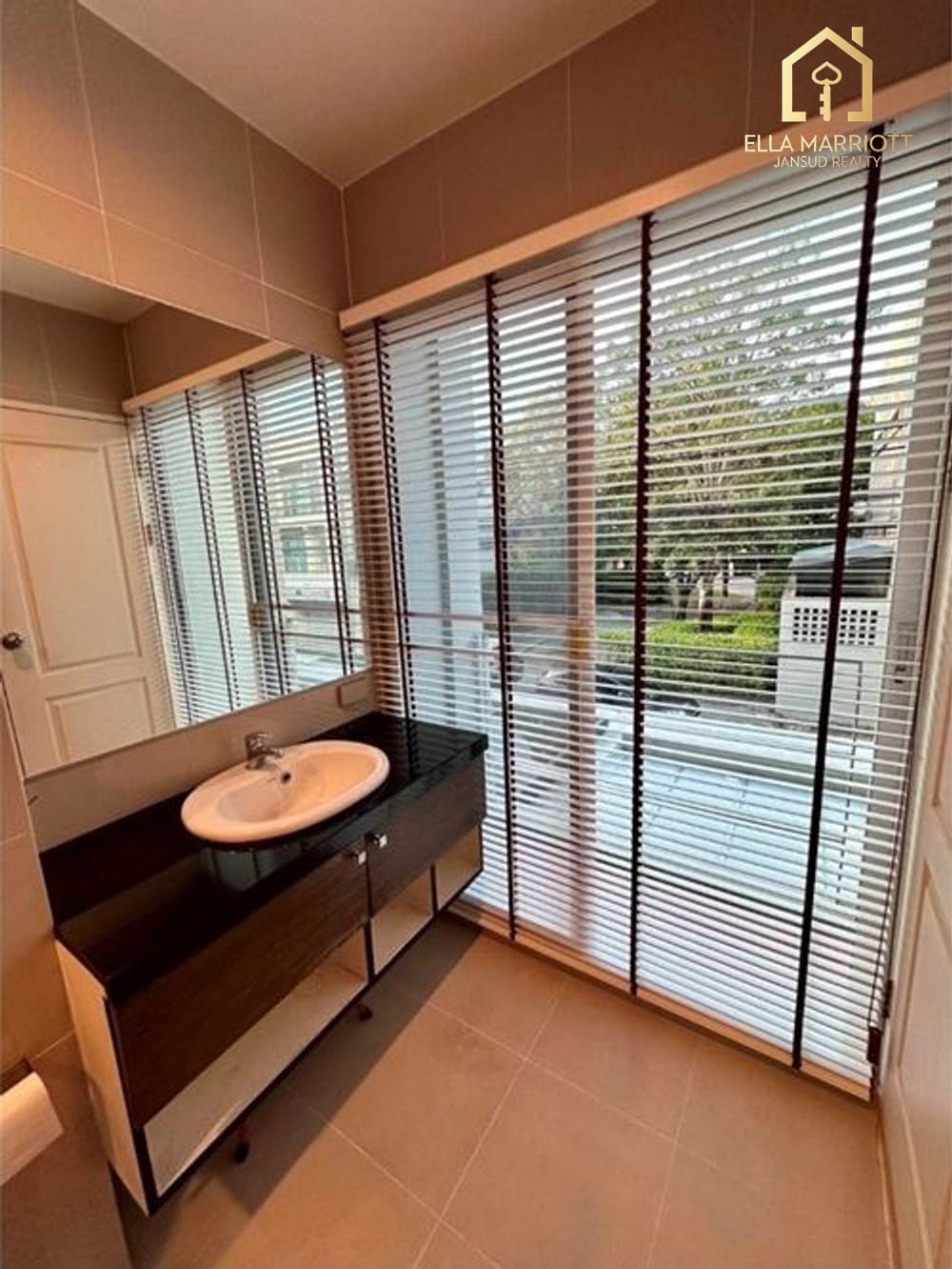 For Rent - Newly Renovated 3-Bedroom Townhouse in Noble Cube, Pattanakarn 11