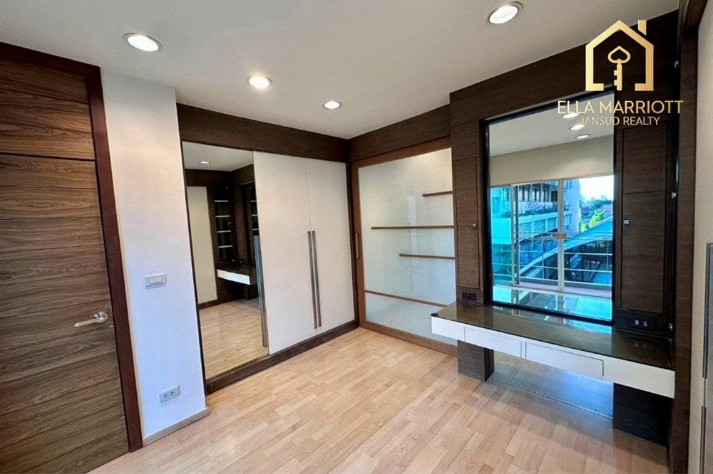 For Rent - Newly Renovated 3-Bedroom Townhouse in Noble Cube, Pattanakarn 13