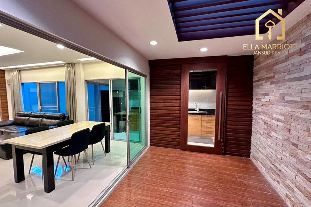For Rent - Newly Renovated 3-Bedroom Townhouse in Noble Cube, Pattanakarn 4