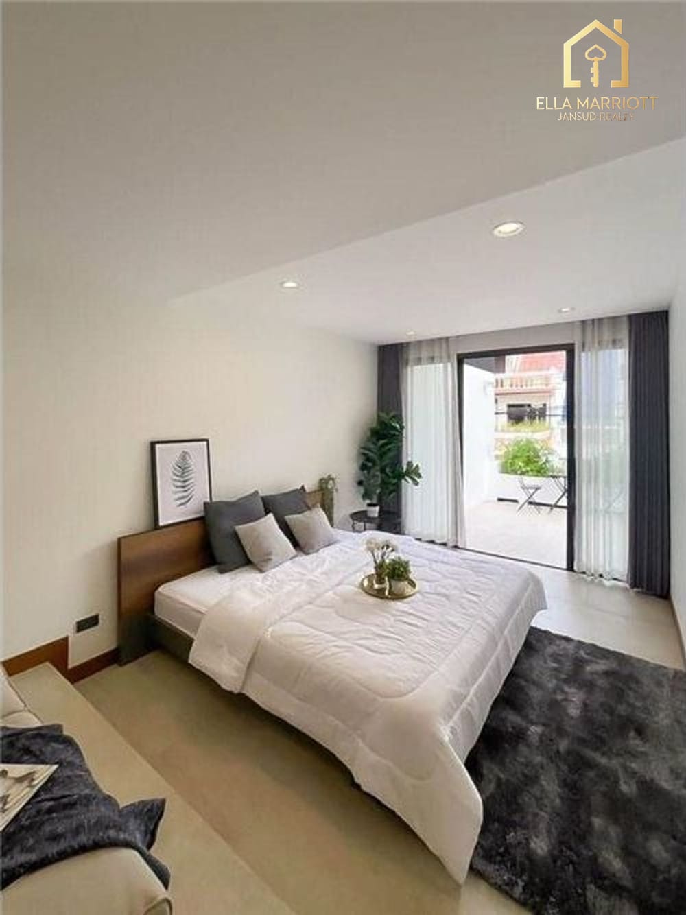 Rent 90K | 220sqm 3-Storey Townhouse | 300m ASB & Samitivej | 10