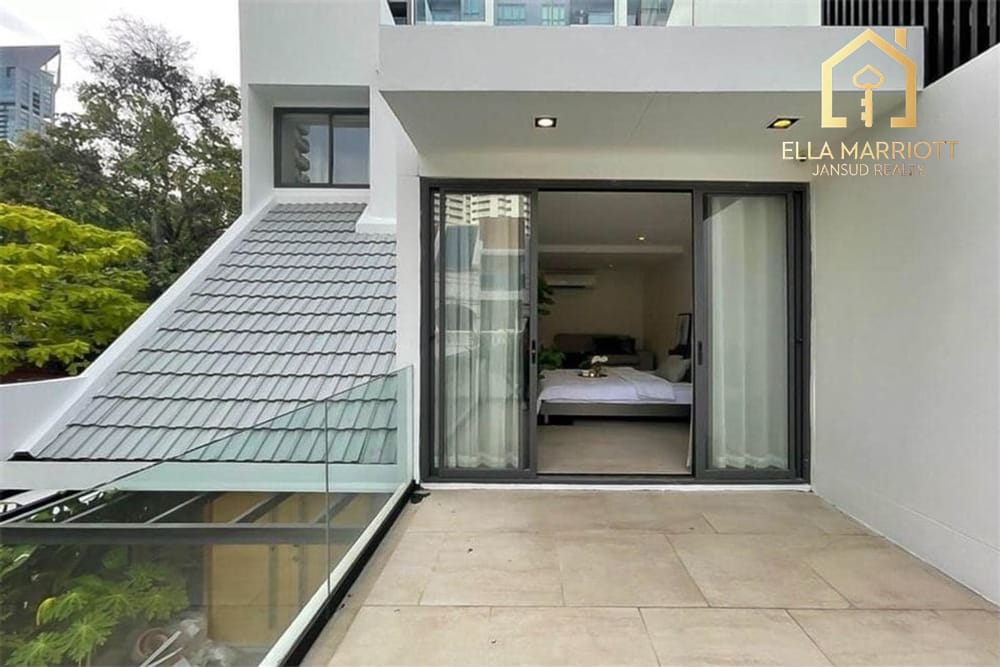 Rent 90K | 220sqm 3-Storey Townhouse | 300m ASB & Samitivej | 2