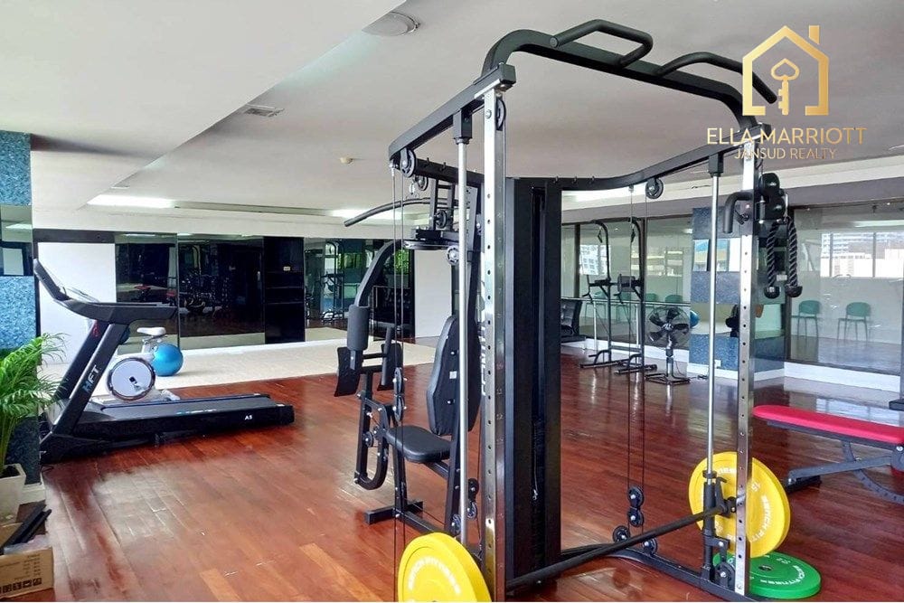 2-Bedroom Condo near BTS 17
