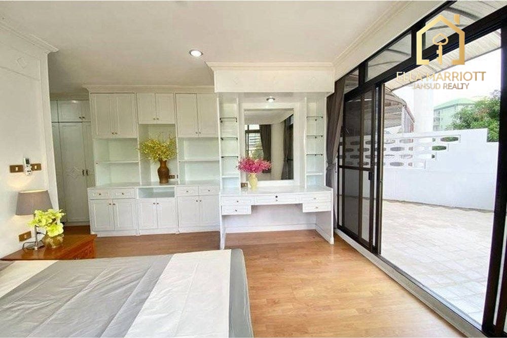 2-Bedroom Condo near BTS 9