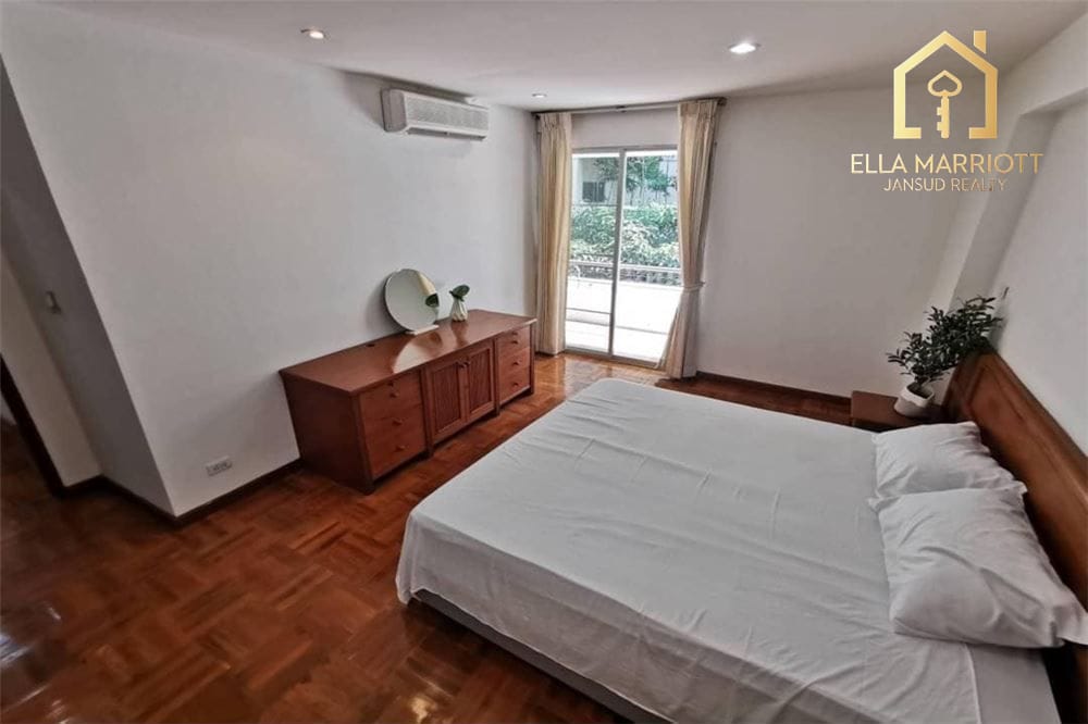 For Rent - Pet-Friendly Low-Rise Apartment | Sukhumvit 31 | 180 SQM 10