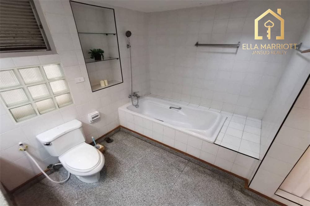 For Rent - Pet-Friendly Low-Rise Apartment | Sukhumvit 31 | 180 SQM 11