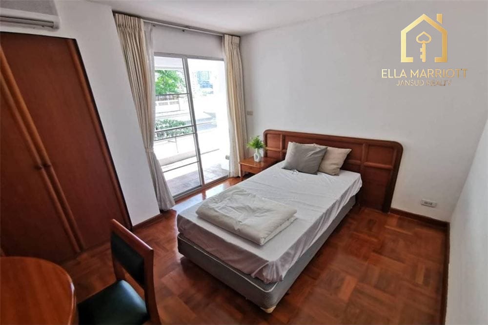 For Rent - Pet-Friendly Low-Rise Apartment | Sukhumvit 31 | 180 SQM 12
