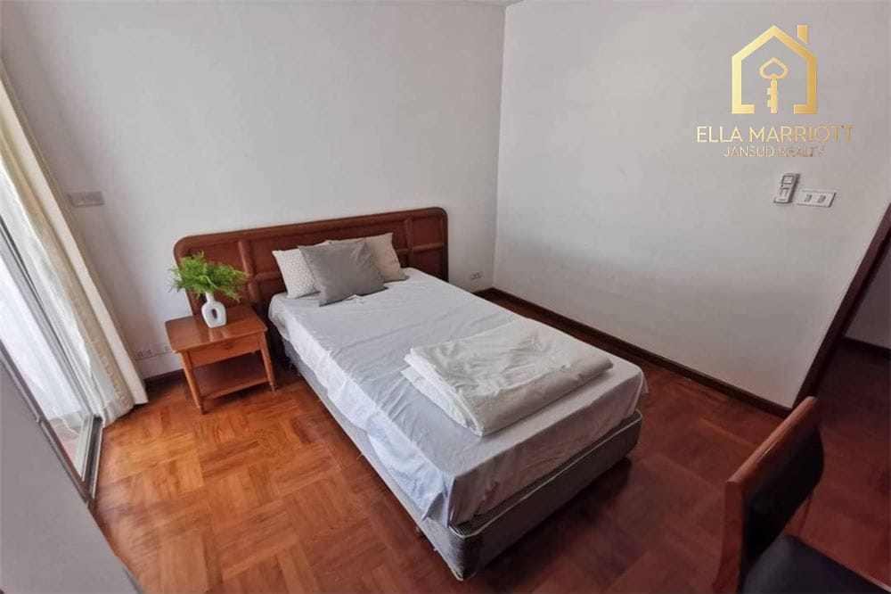 For Rent - Pet-Friendly Low-Rise Apartment | Sukhumvit 31 | 180 SQM 13