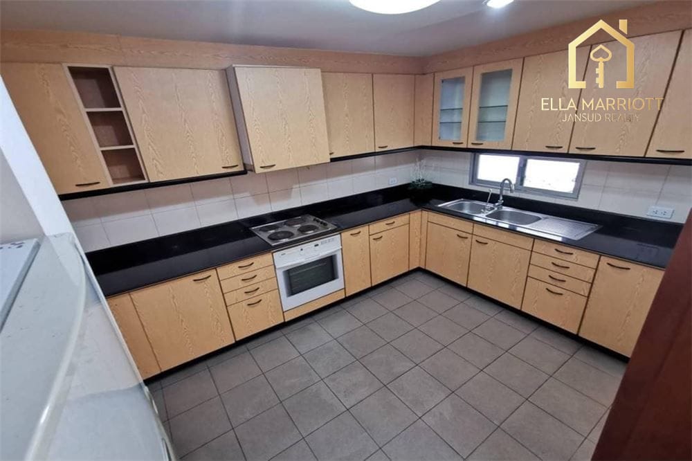For Rent - Pet-Friendly Low-Rise Apartment | Sukhumvit 31 | 180 SQM 3