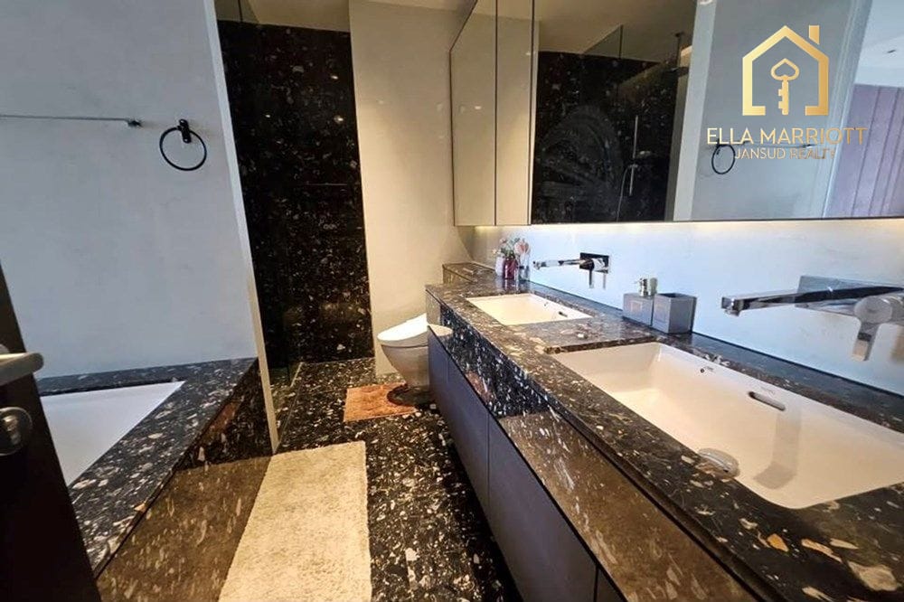 "Luxurious 2BR Condo in Bangkok's Vibrant Heart" 11